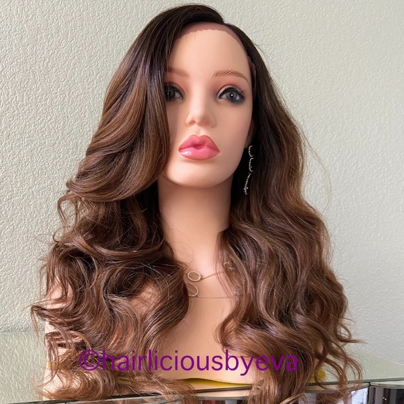 Lace front wig ombré 22” wavy layered  side part main image 5